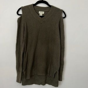 Lucy and Laurel olive green high/low cold shoulder sweater